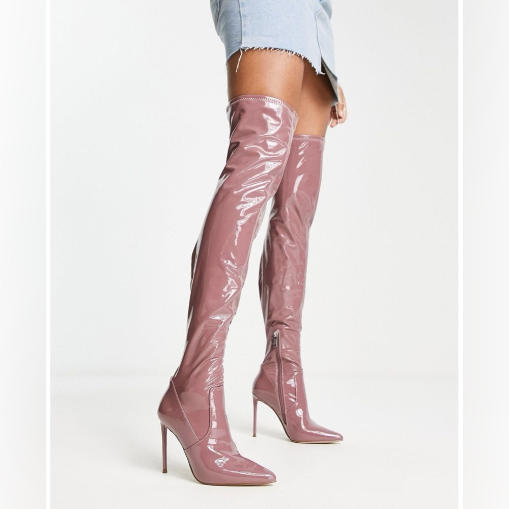 NWT STEVE MADDEN VIKTORY MAUVE BOOT